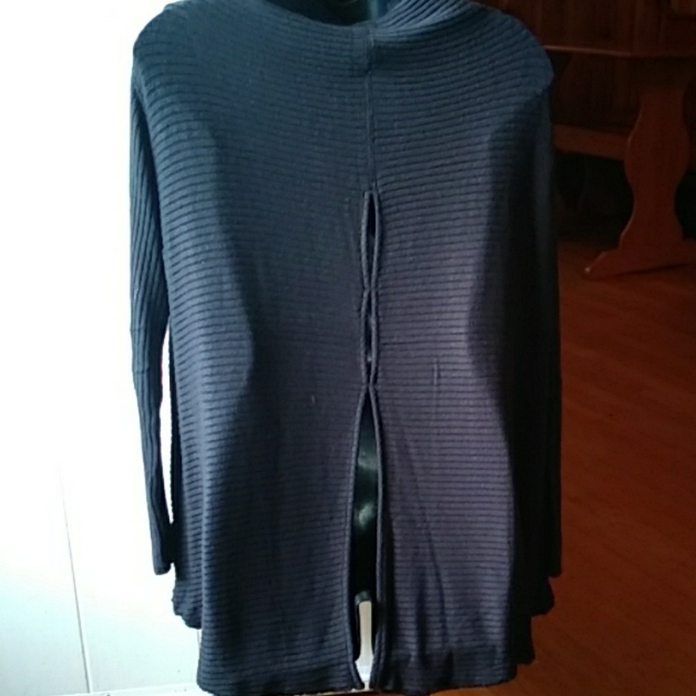 Free People flowy open back sweater, sz M